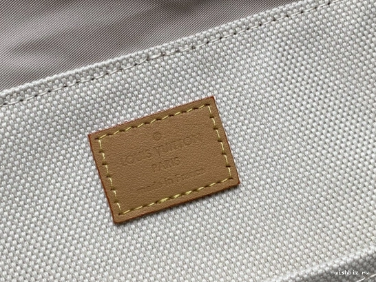 WIS Backpack Montsouris LOUIS VUITTON 0108